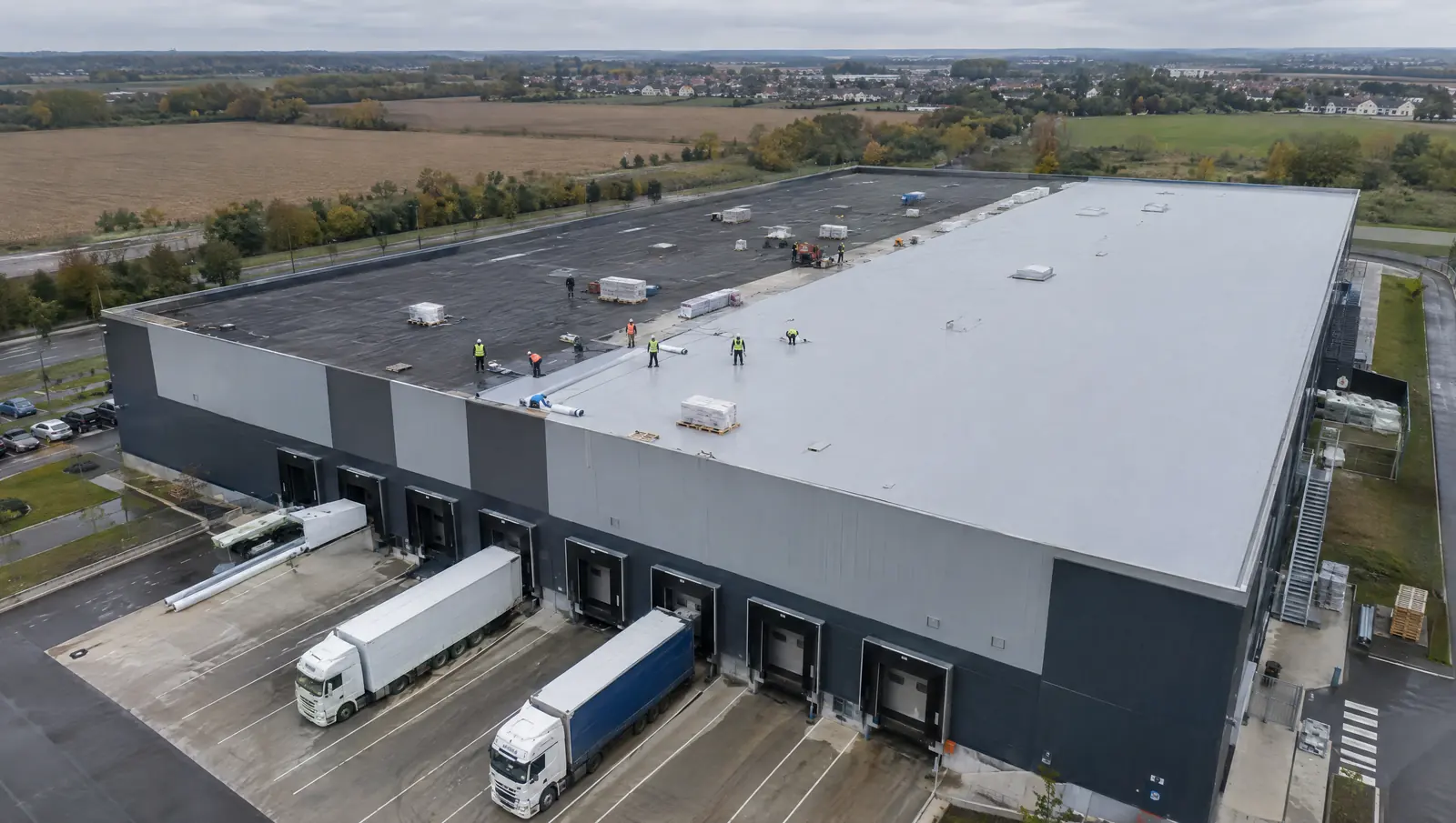 Logistique et entrepôts : bâtiment tertiaire en Île-de-France
